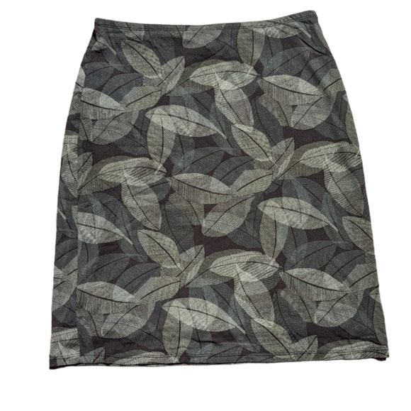 New York & Company Dresses & Skirts - New York & Company Women's Sheer Green Floral Skirt Over Black Slip Size…